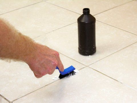 Agua oxigenada: cinco usos de este producto para la limpieza del hogar