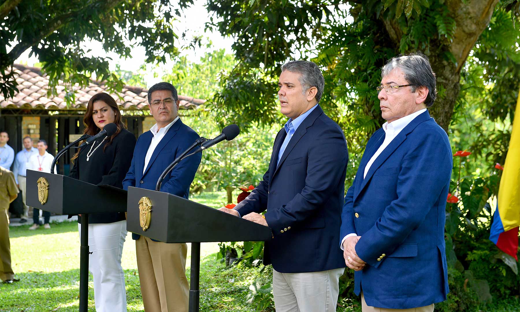 Duque sufrió un cuadro de gastroenteritis durante encuentro con Juan Orlando Hernández