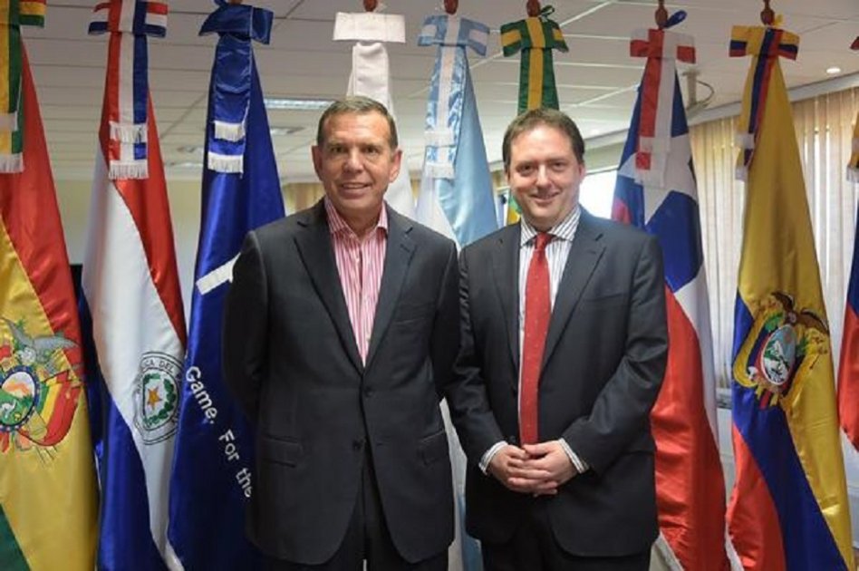 Clubes uruguayos acusan de extorsión al director de la Conmebol