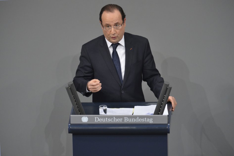 Hollande dice que peso de misión en Mali será africano, no francés