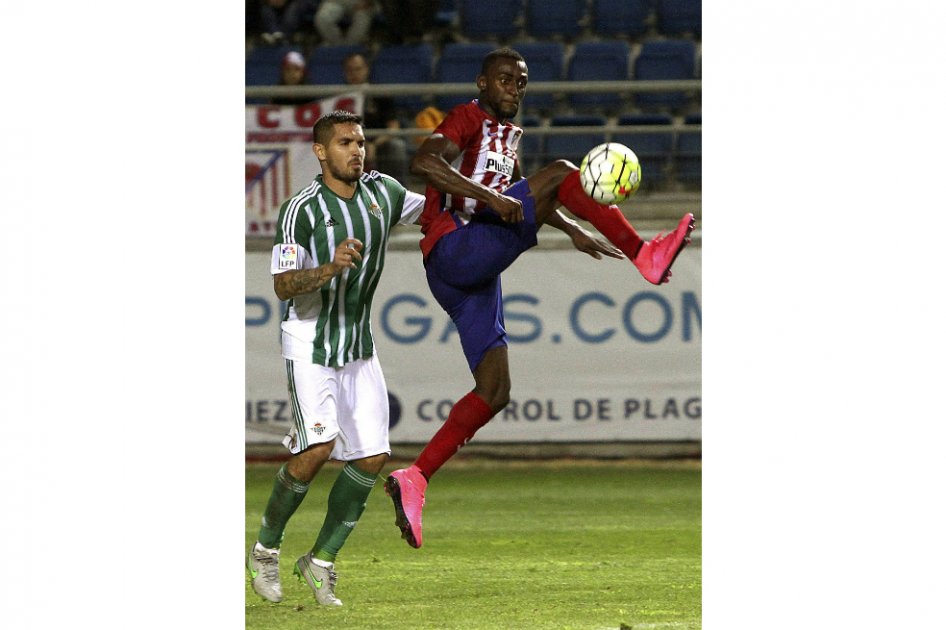 El Atlético goleó con Gol de Jackson Martínez