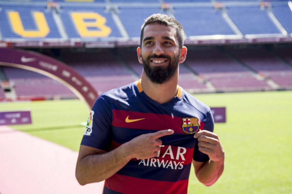 Barcelona pide inscribir a Arda Turan para Liga y Copa