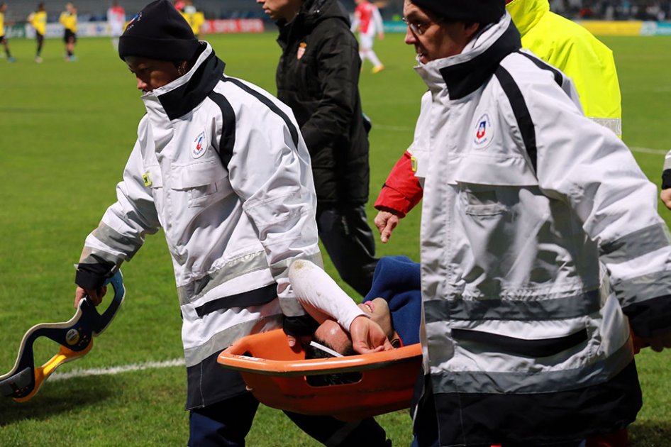 Radamel Falcao salió lesionado del partido del Mónaco