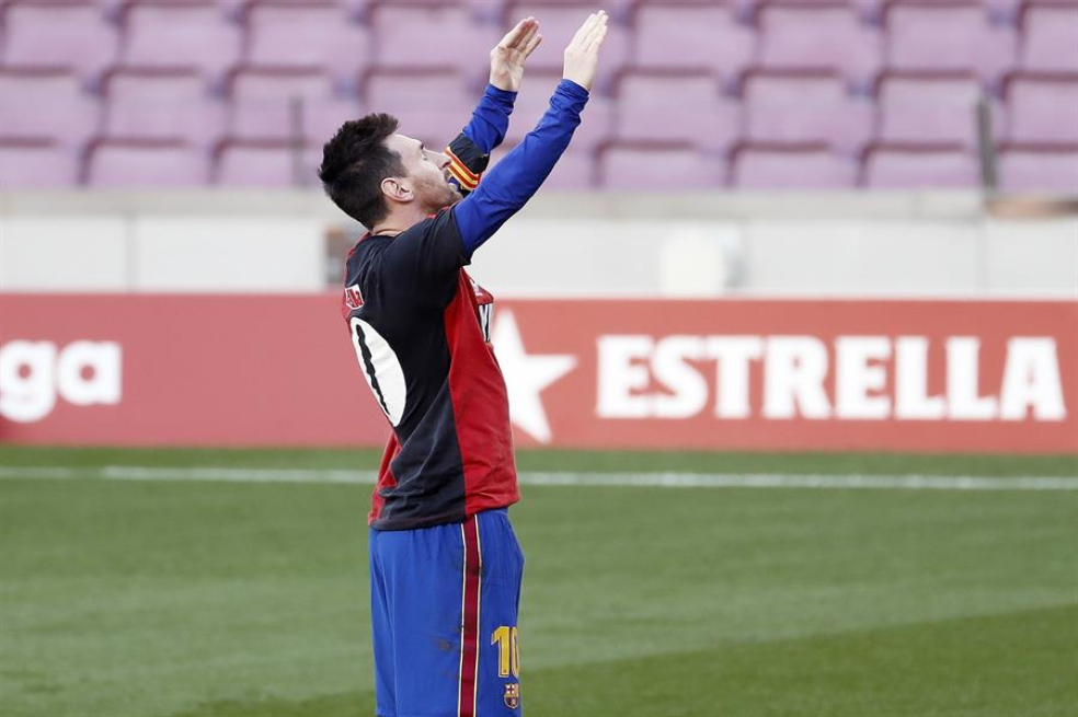 En honor a Maradona: Barcelona goleó al Osasuna