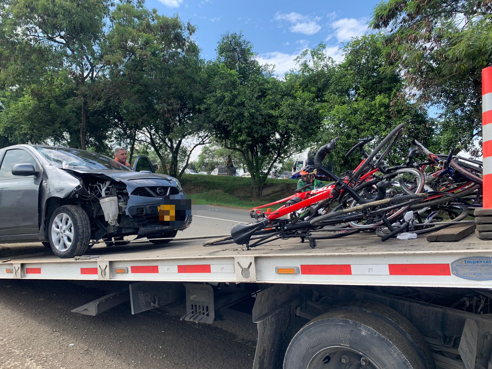 Conductor tuvo un microsueño y atropelló a diez ciclistas en vía Cali – Palmira