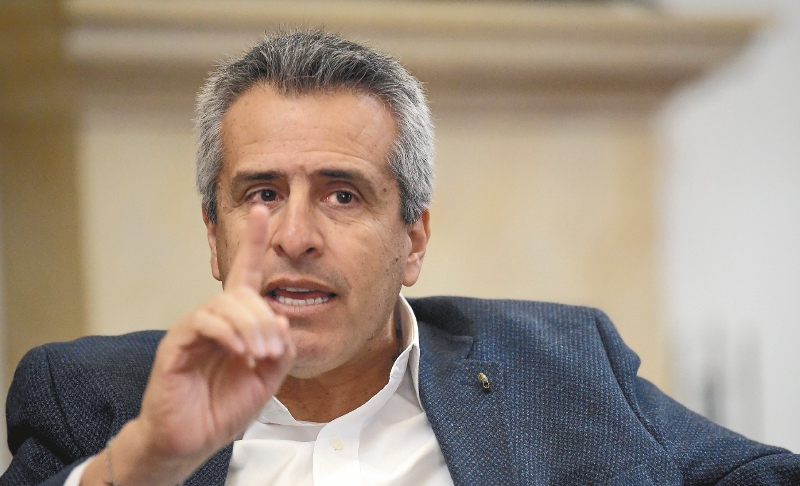 Ministro del Interior le pide al Congreso destrabar el debate de las reformas