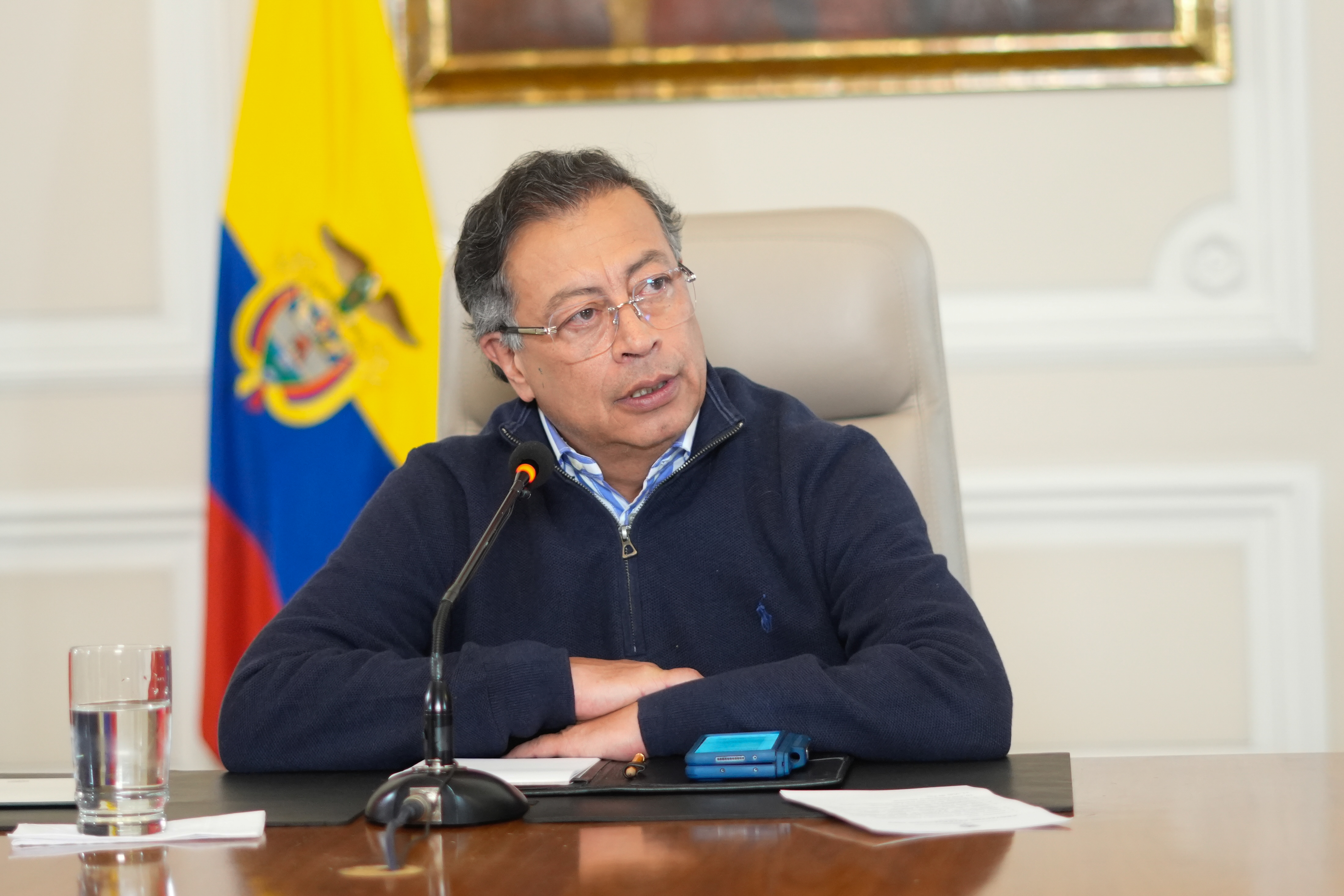 Aprobación del presidente Gustavo Petro subió al 37 %, según encuesta de Invamer