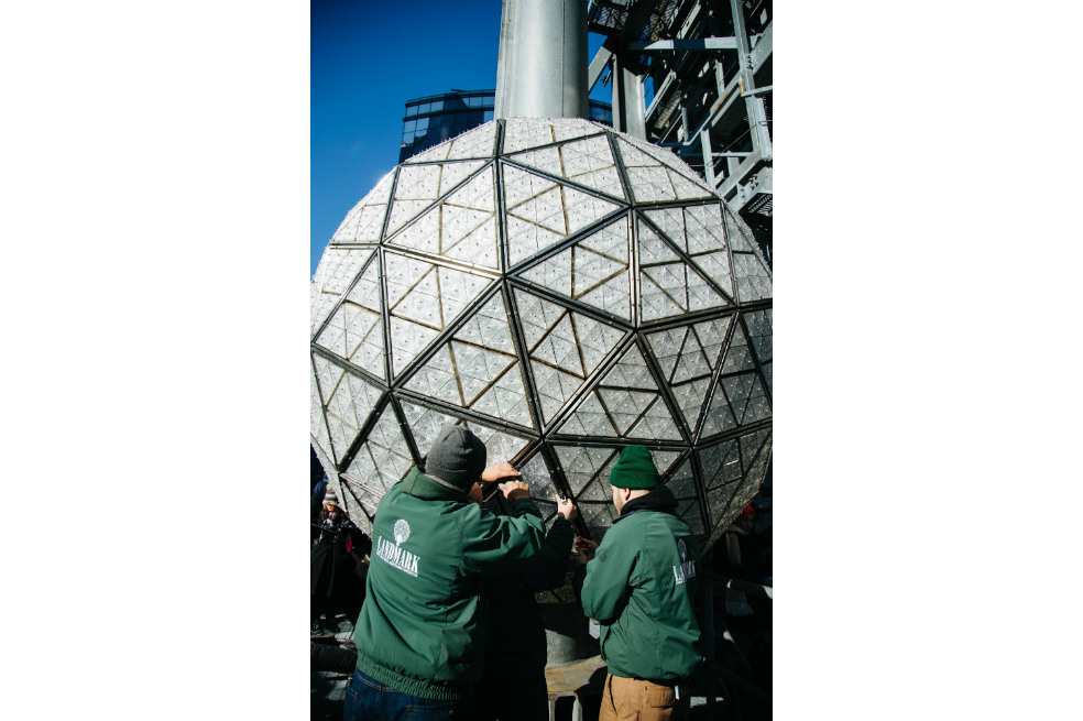 Nueva York se prepara para despedir el año en Times Square