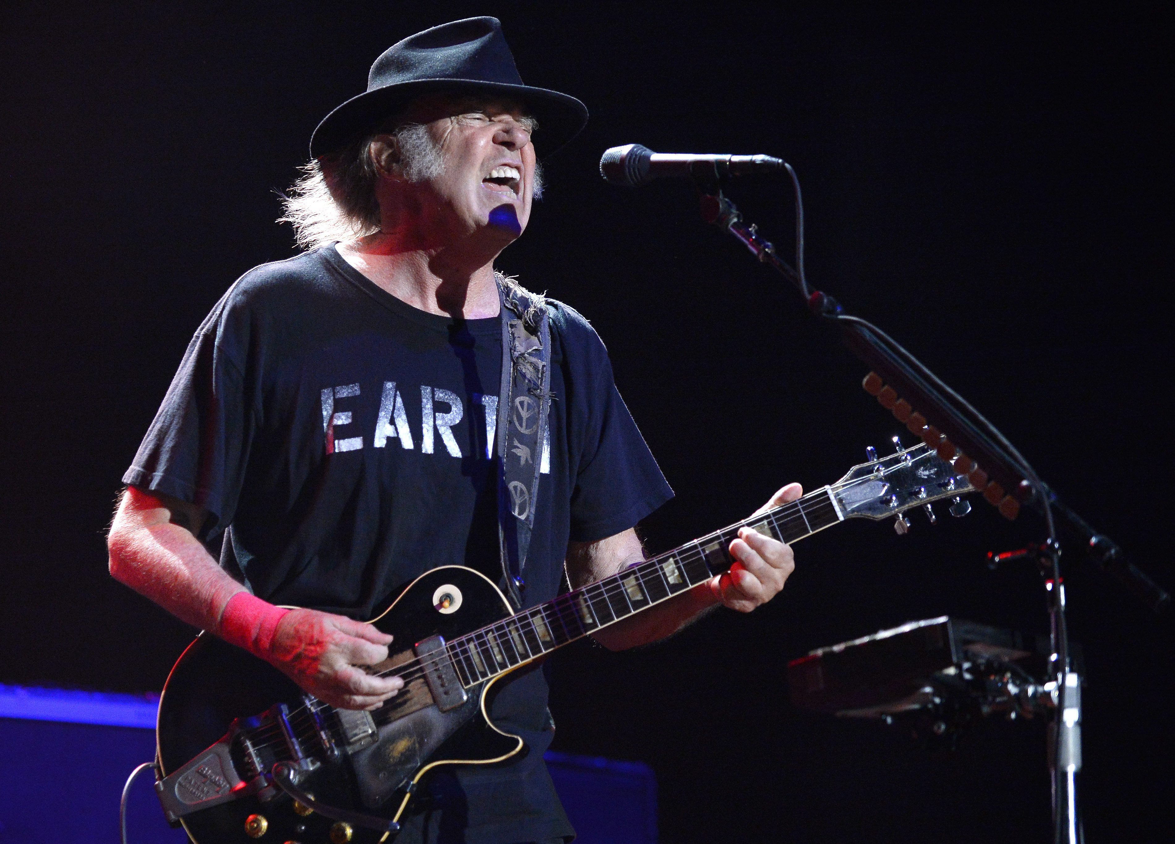 Neil Young recupera “Toast”, su álbum ‘tenebroso’ grabado en 2001 y no publicado