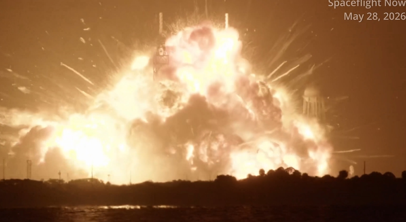 Video: cohete de Blue Origin explota en plataforma de lanzamiento durante prueba
