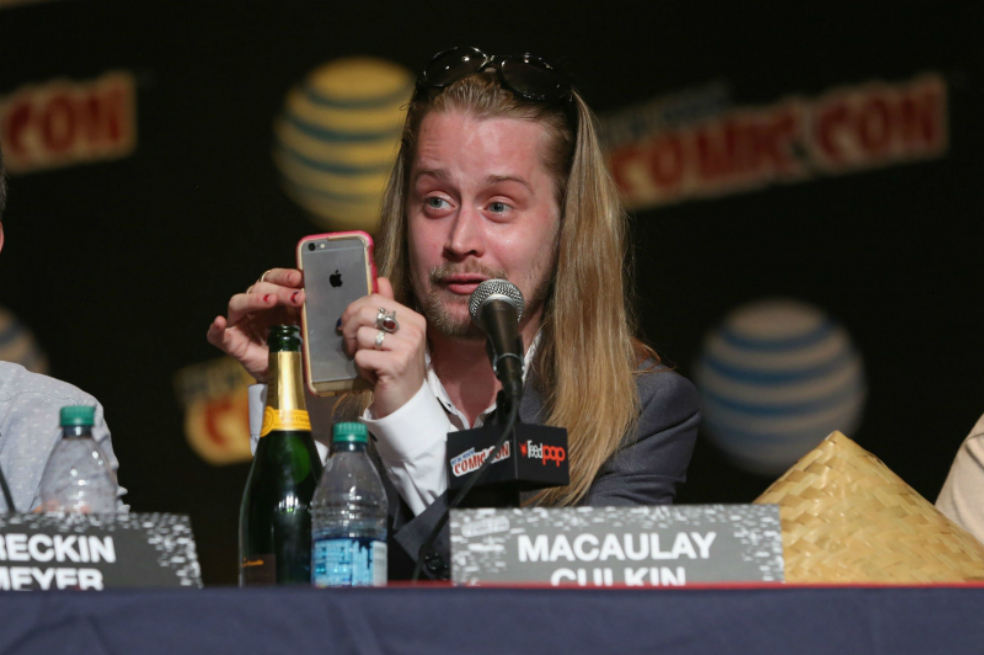 Macaulay Culkin impresiona con su drástico cambio de apariencia
