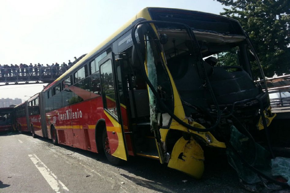 Fueron 25 los heridos por choque múltiple de buses de TransMilenio