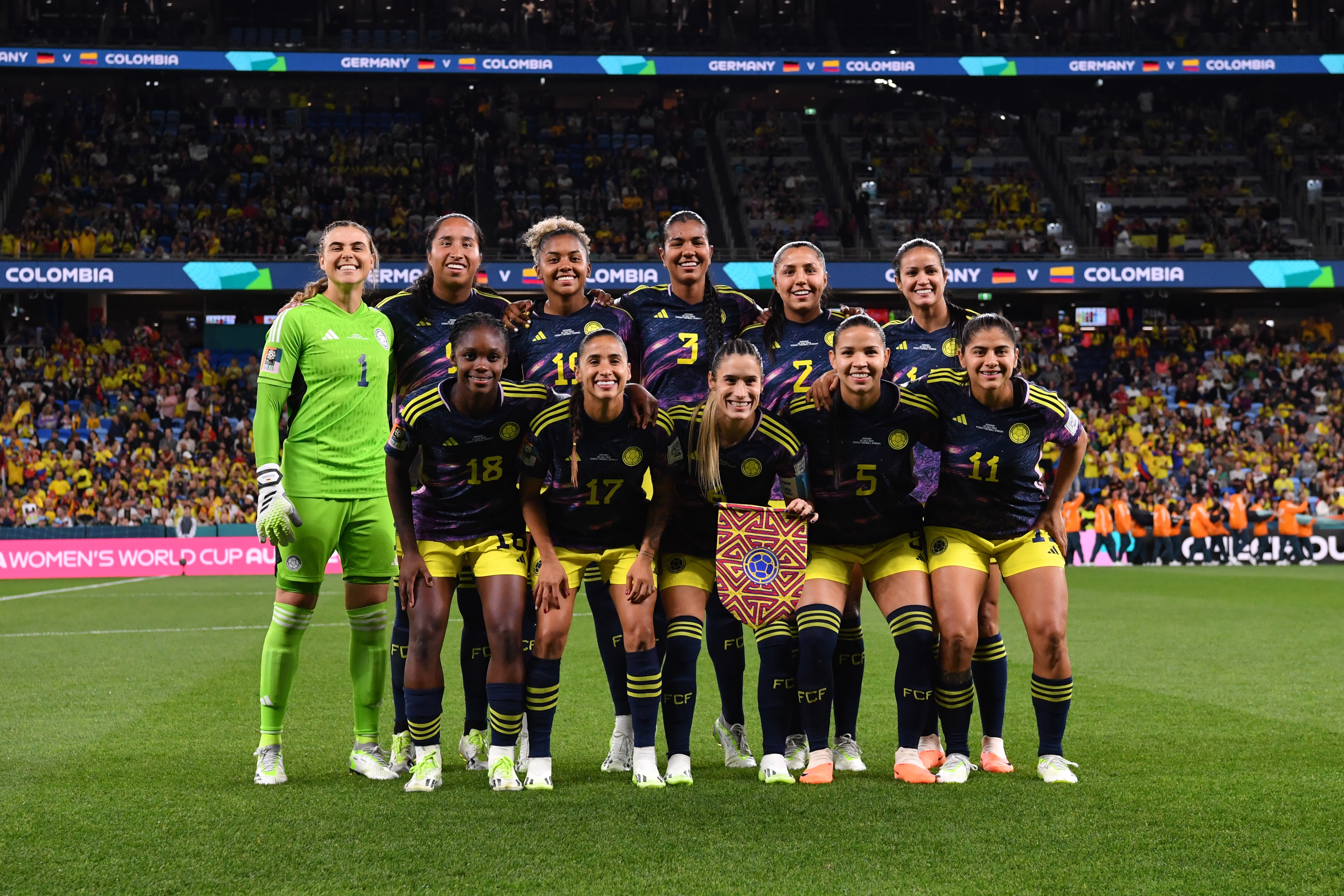 Sydney (Australia), 30/07/2023.- Colombia pose for the team photo ahead of the FIFA Women's World Cup 2023 soccer match between Germany and Colombia at Sydney Football Stadium in Sydney, Australia, 30 July 2023. (Mundial de Fútbol, Alemania) EFE/EPA/BIANCA DE MARCHI EDITORIAL USE ONLY/ AUSTRALIA AND NEW ZEALAND OUT