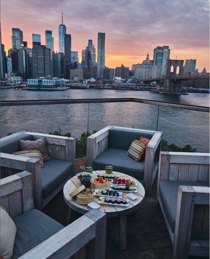 Harriet’s Rooftop & Lounge.