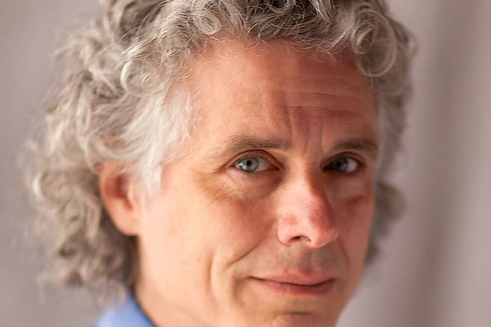 “Se puede confrontar a las personas con sus propias creencias sagradas”: Steven Pinker