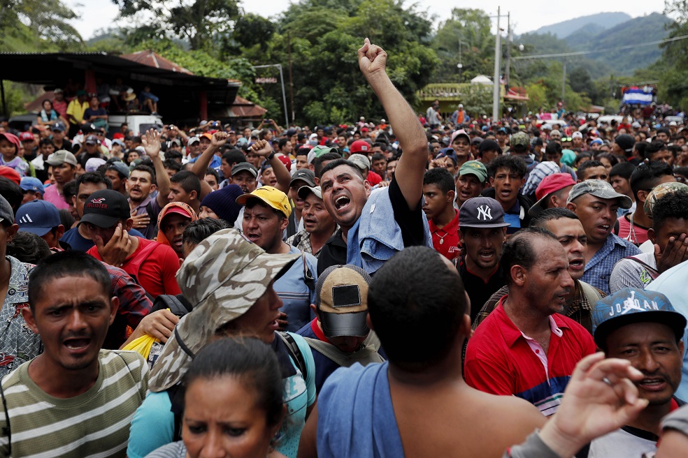 Una caravana de 1.000 inmigrantes hondureños con destino a EE.UU. molesta a Trump
