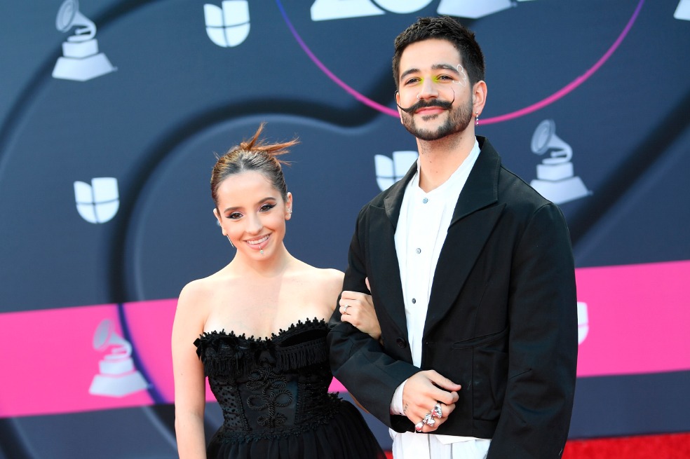 Evaluna lo hizo de nuevo: los extraños zapatos que lució en los Latin Grammy 2022