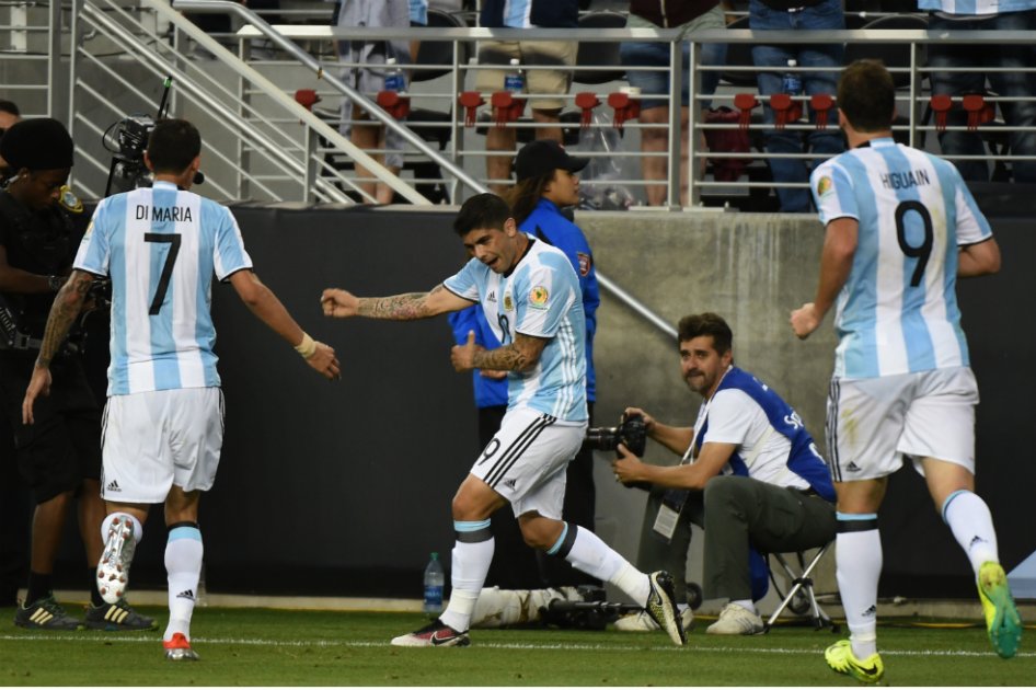Sin Messi, Argentina inicia Copa América derrotando 2-1 a Chile