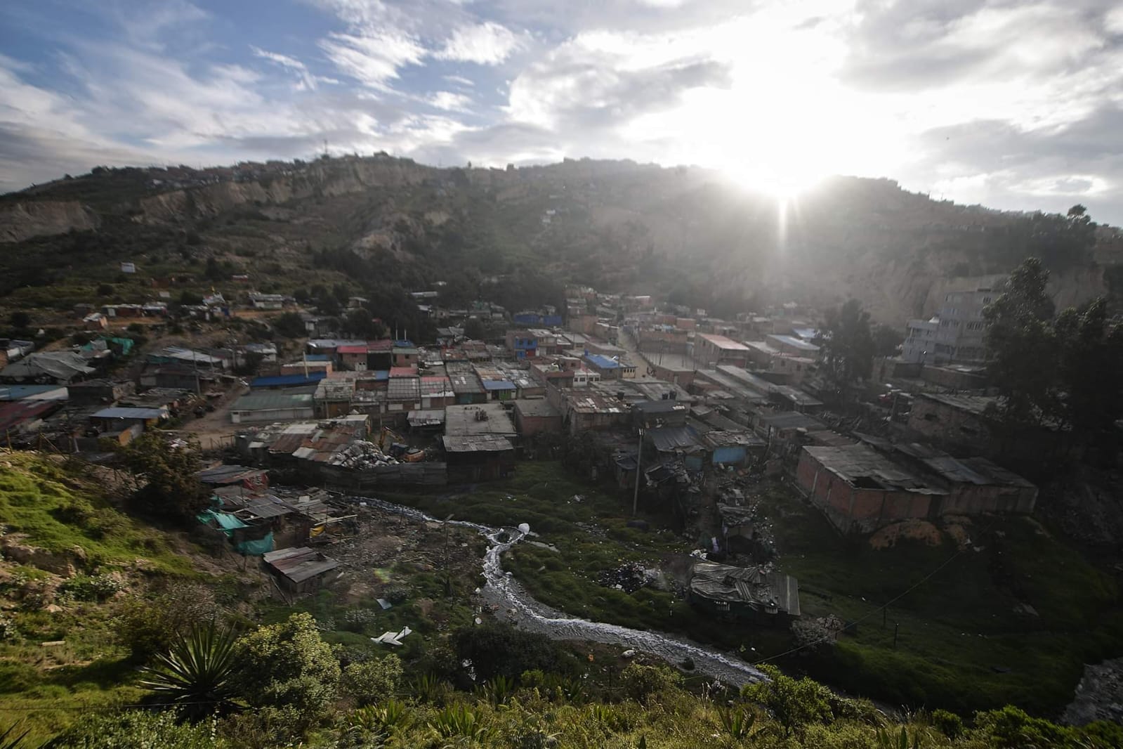El barrio Villa Esperanza El Barreno está ubicado en Soacha, cerca a la vía que conduce al sector de Sierra Morena.