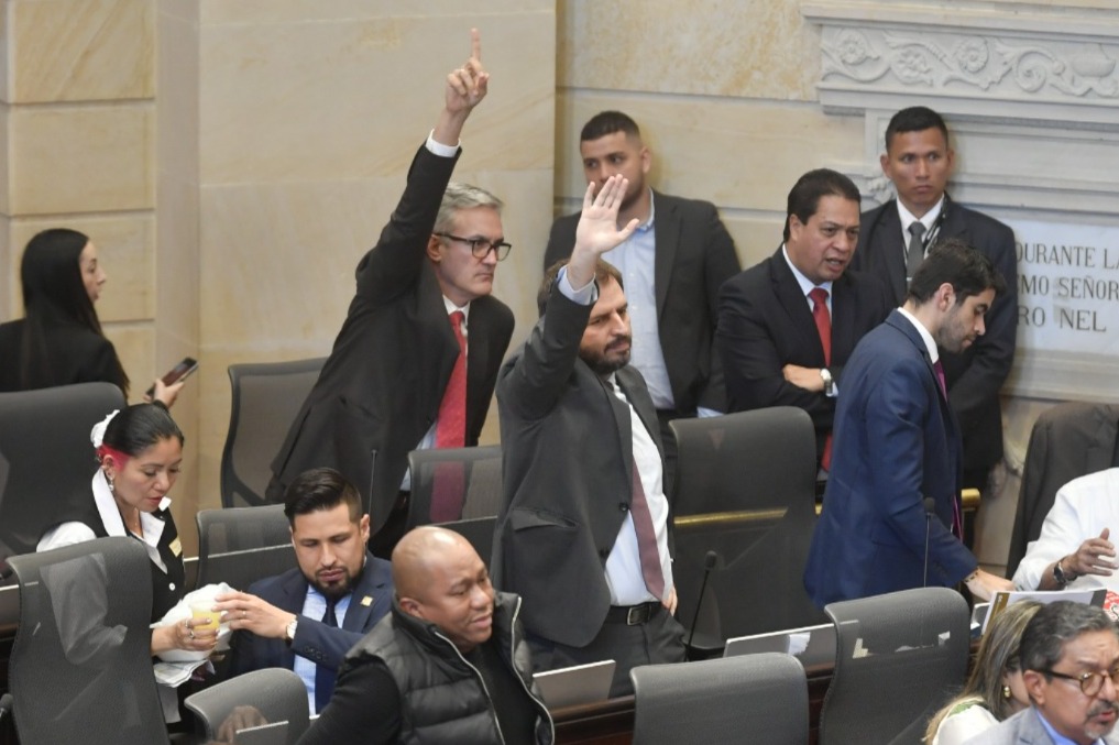 Oposición niega derrota y reajusta estrategia en la recta final de la legislatura