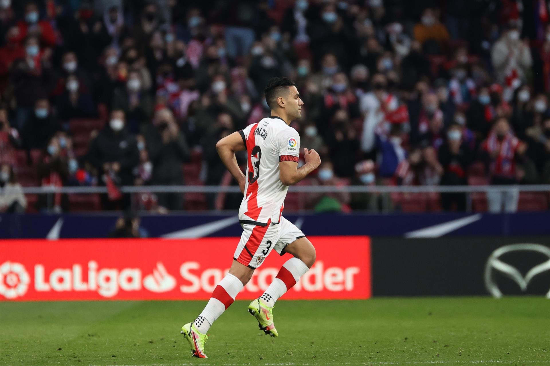 Con un gran partido de Falcao, el Rayo sigue invicto de local