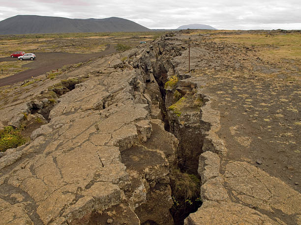 En Estados Unidos están apareciendo grandes grietas en la tierra. ¿Qué las causa?