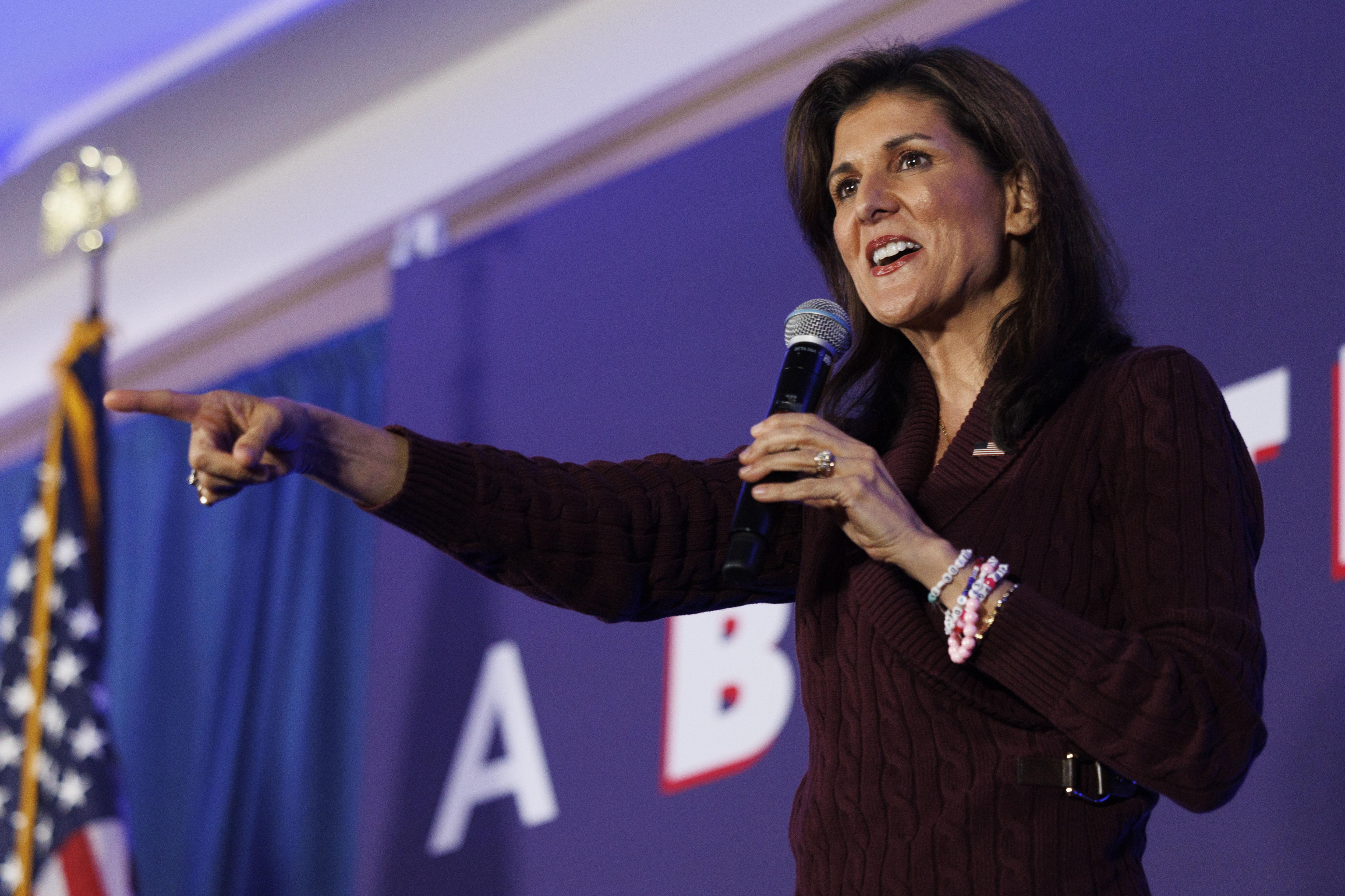 Haley tiene su primera victoria en primarias; Trump arrasa en otros tres estados