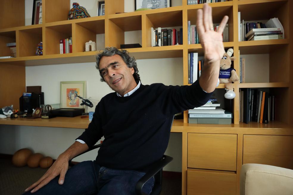 “No soy de los que presentan ideas en trinos incendiarios”: Sergio Fajardo