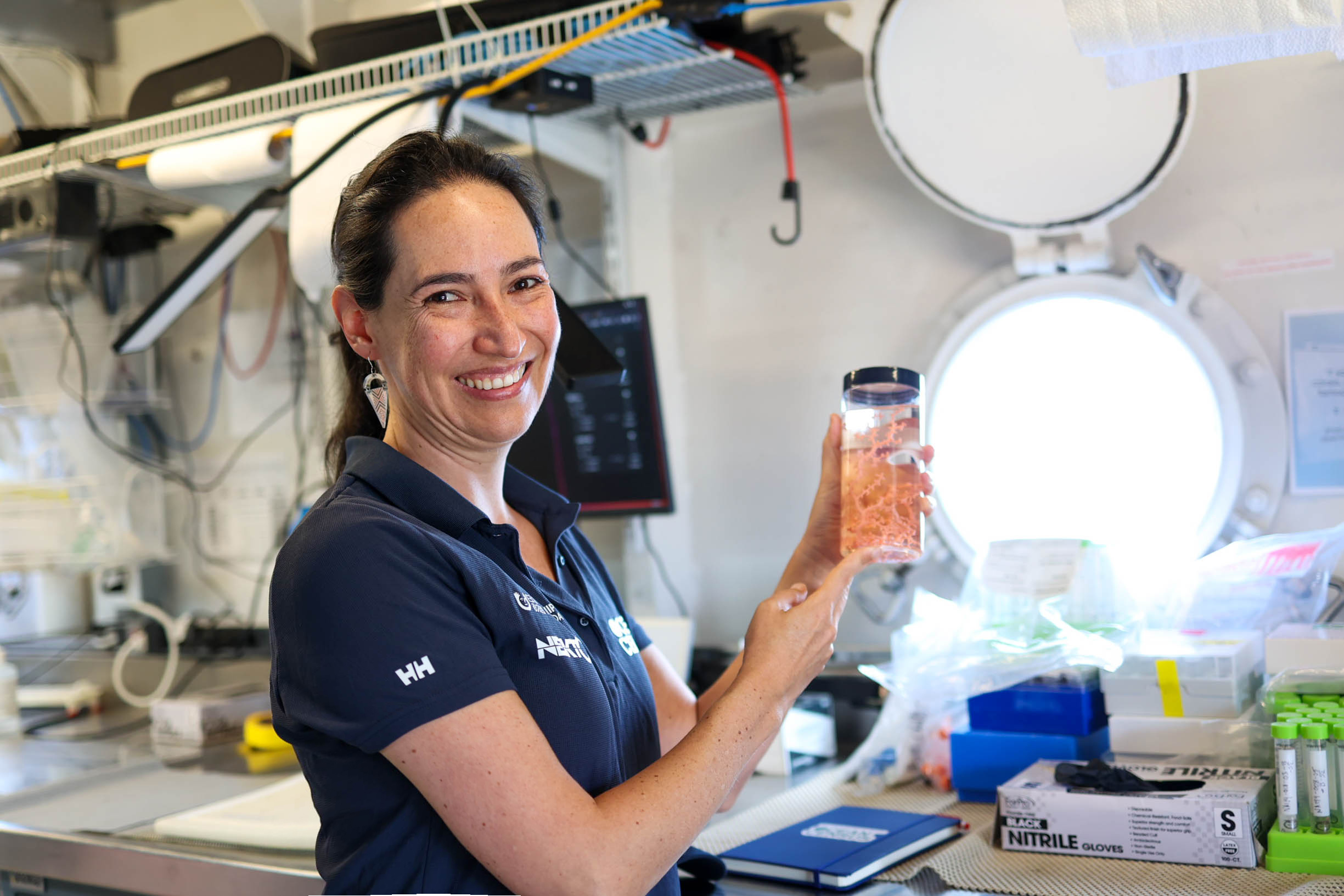 Luisa Dueñas, una científica colombiana explorando el océano profundo