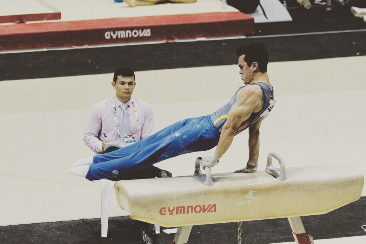 Jossimar Calvo logró el oro en la gimnasia artística por equipos para Colombia