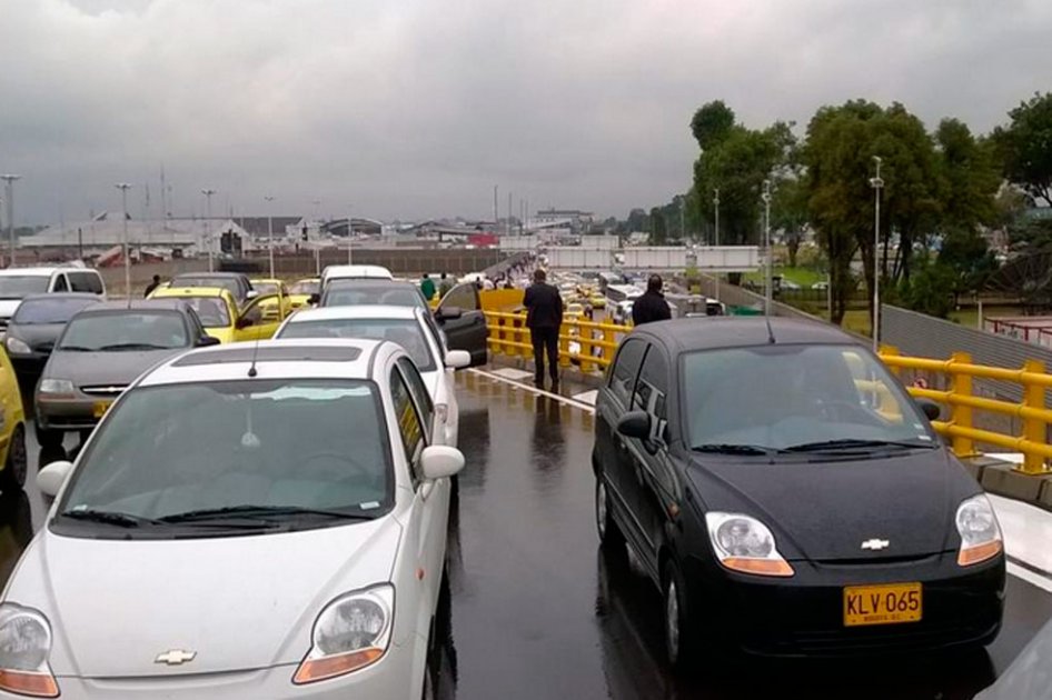 Caos en la movilidad de Bogotá por cuenta de las lluvias