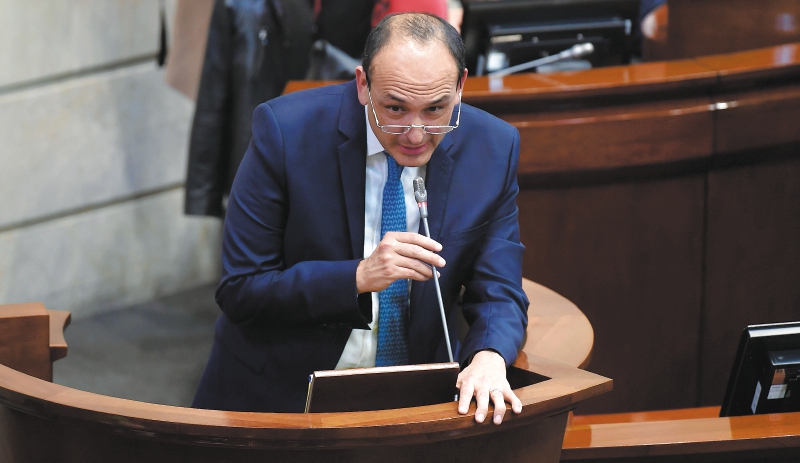 El ruido por las visitas del magistrado Vladimir Fernández a la Casa de Nariño