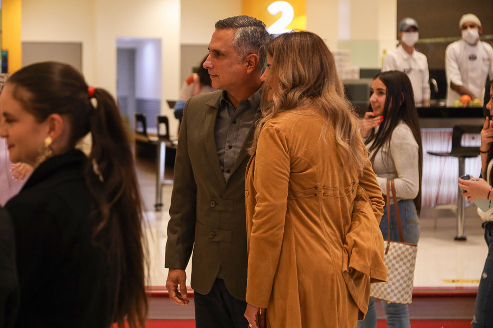 Paparazi Marlon Moreno y Fabiana Botero