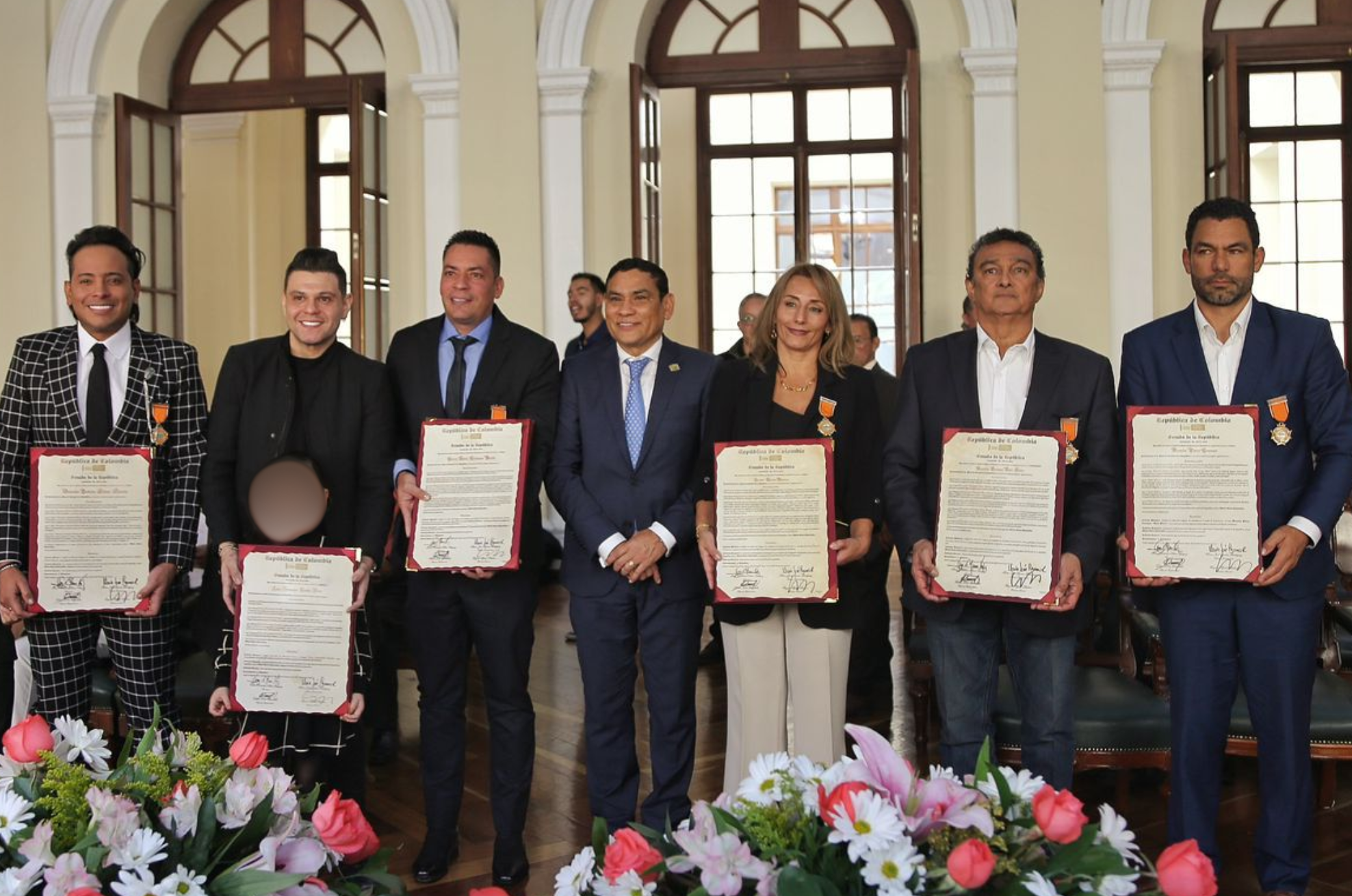 Orlando Liñán, Luifer Cuello y más personalidades fueron condecoradas por el Congreso