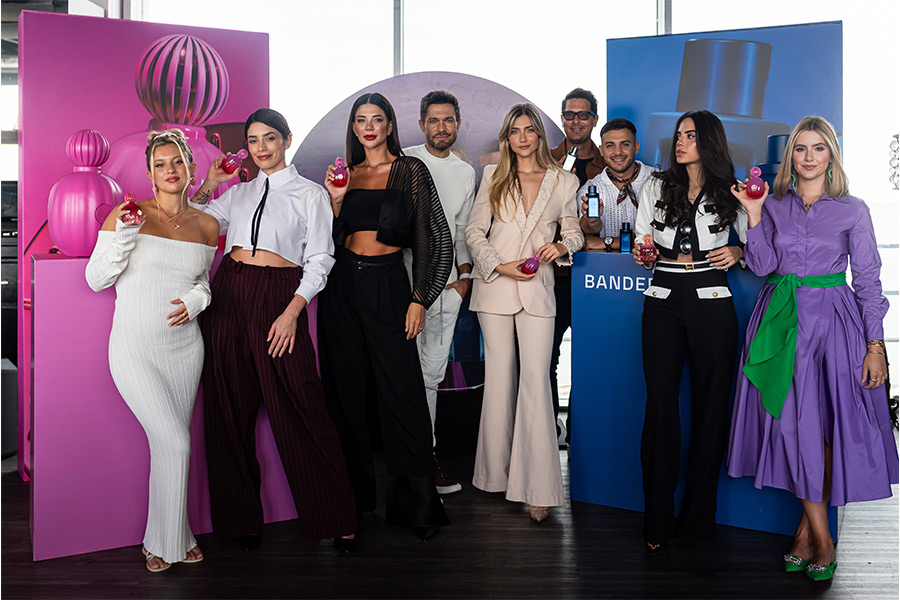 Alfombra Roja del lanzamiento. Mario Casas junto a los embajadores oficiales de la marca BANDERAS.