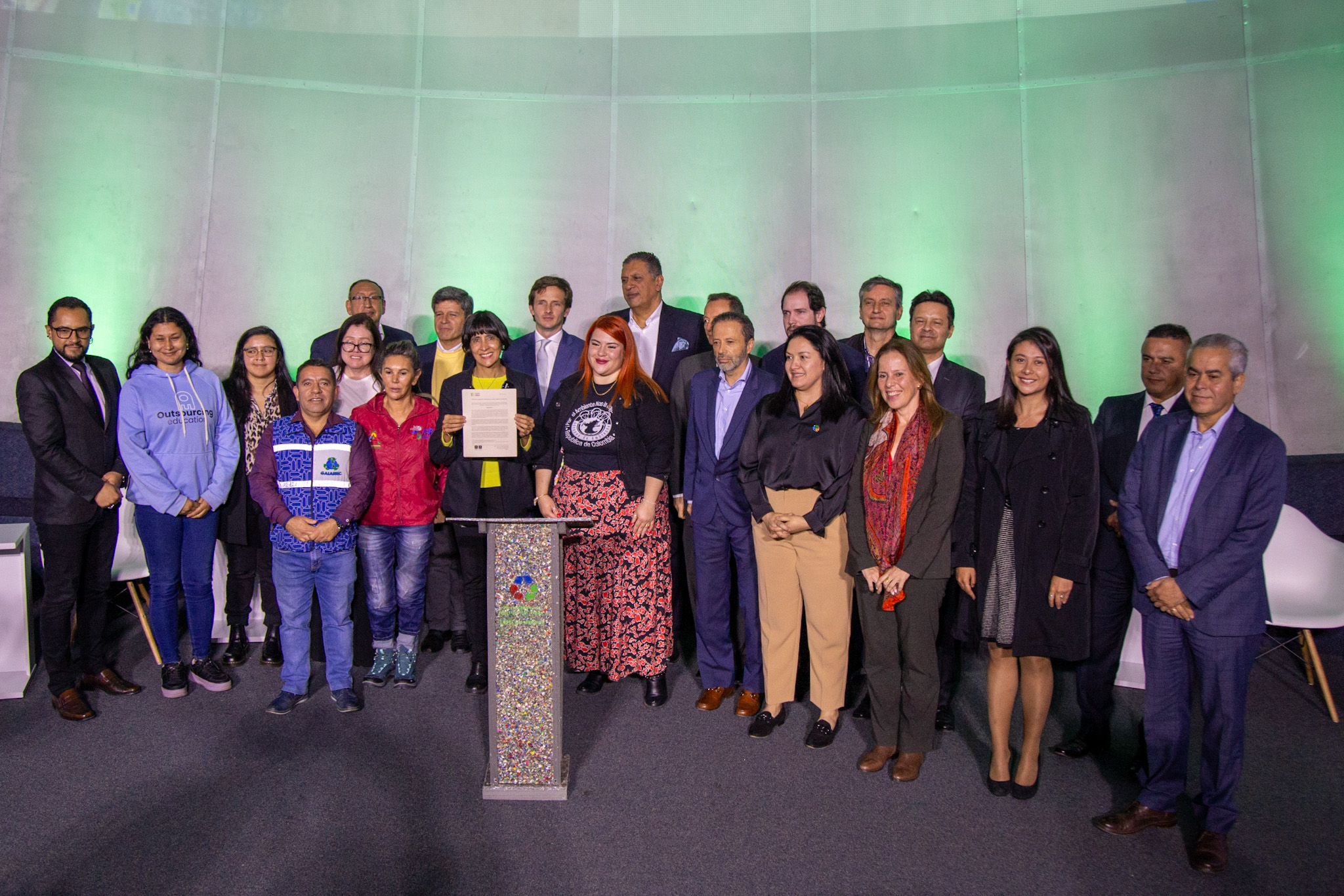 Colombia firmó pacto para erradicar plásticos de un solo uso, ¿en qué consiste?
