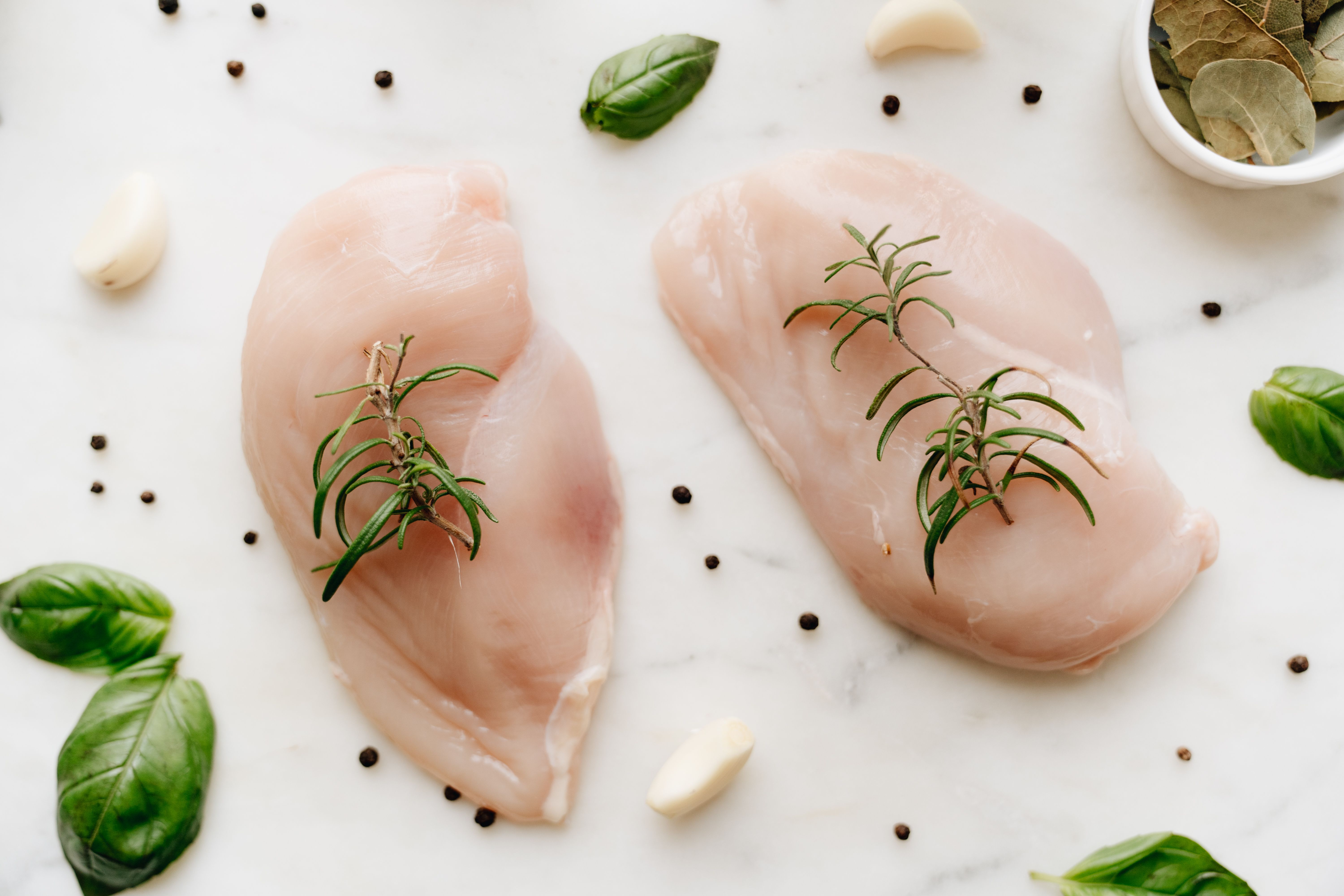 ¿Qué parte del pollo tiene más proteína?
