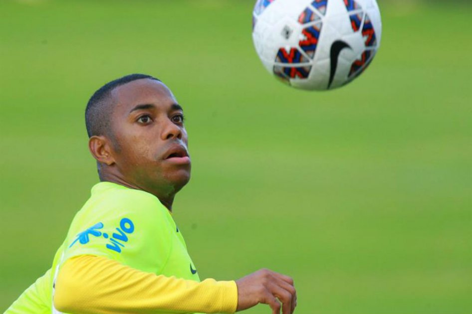 Presunto ladrón toma como rehenes a familiares del futbolista Robinho