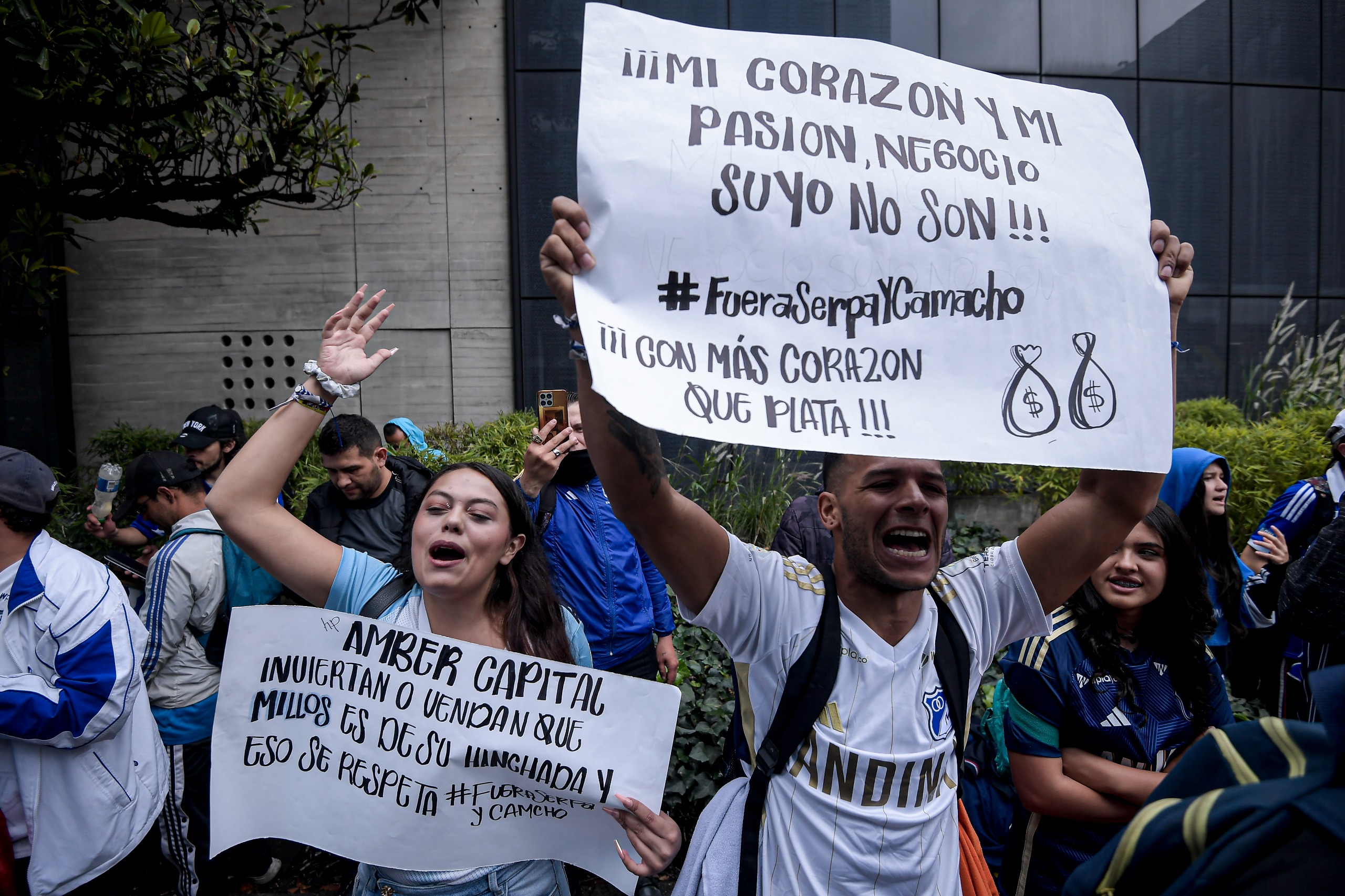 En imágenes: así fue el plantón de los hinchas de Millonarios
