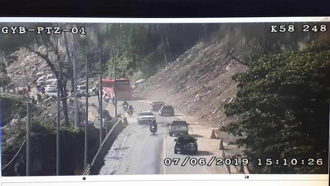 Kilómetro 58, cámara de seguridadCortesía - CoviandesEl ingeniero Fernando Castillo, director de operaciones de Coviandes, aseguró que siguen monitoreando este talud y el del kilómetro 64 porque “hay que realizar trabajos de fondo pensando en las soluciones definitivas que se deben implementar”.