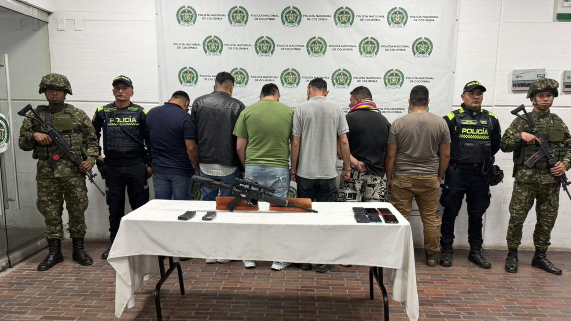 Autoridades decomisan un fusil con mira telescópica en un billar de Ciudad Bolívar