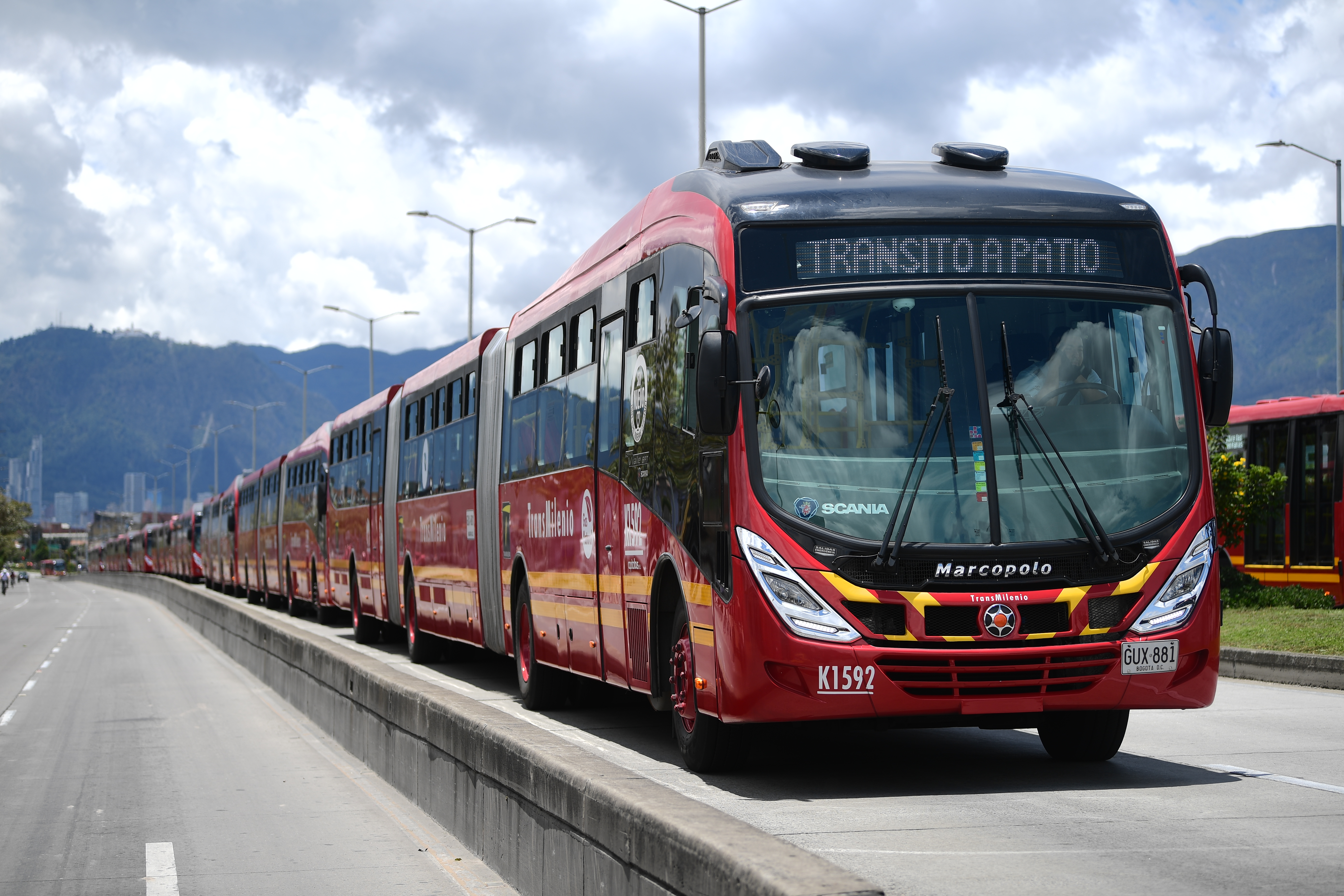 El Concejo no puede ordenarnos renegociar los contratos de Transmilenio: Hacienda