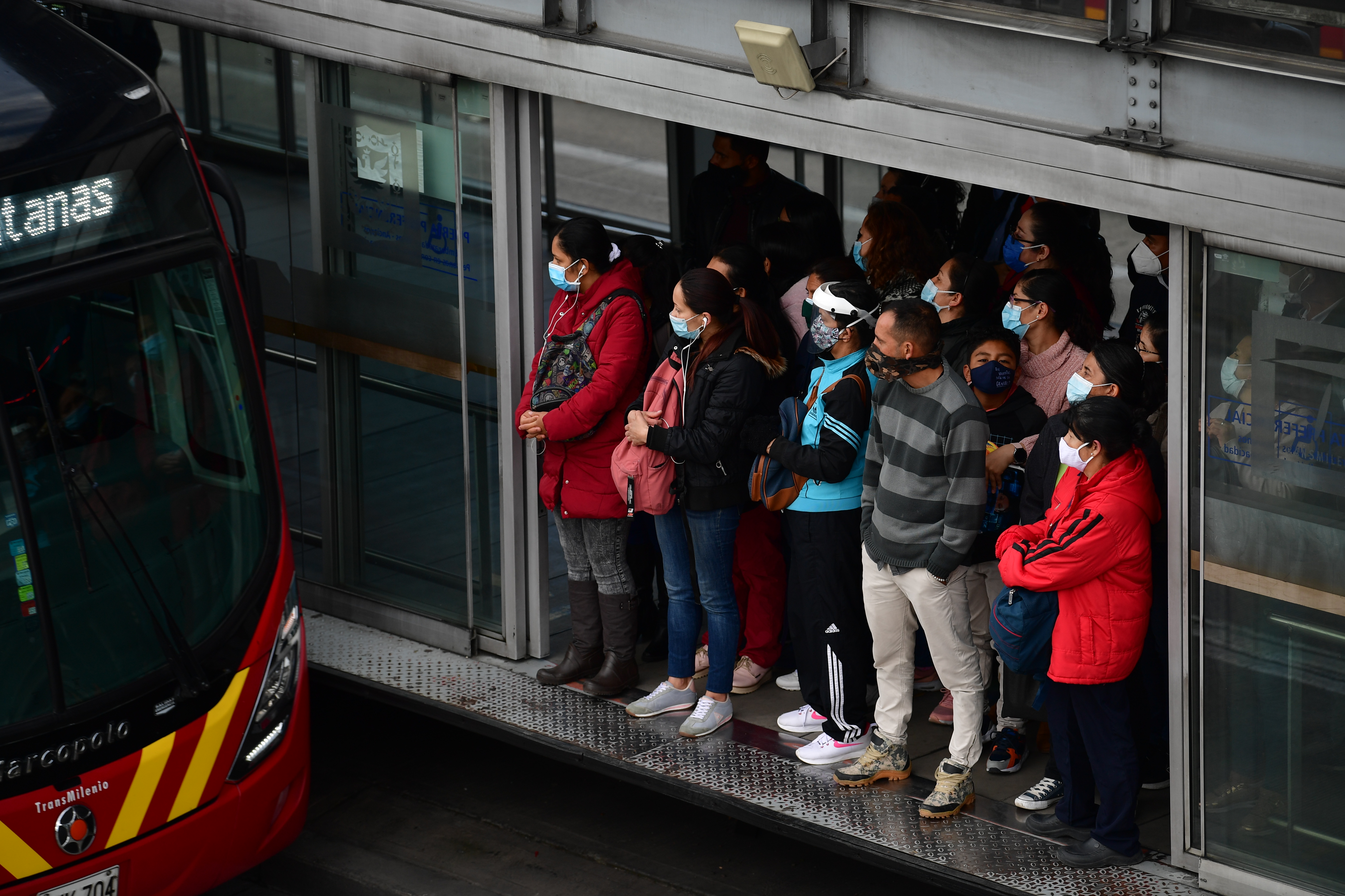 Por los bloqueos, Transmilenio recomienda a sus usuarios planificar sus viajes