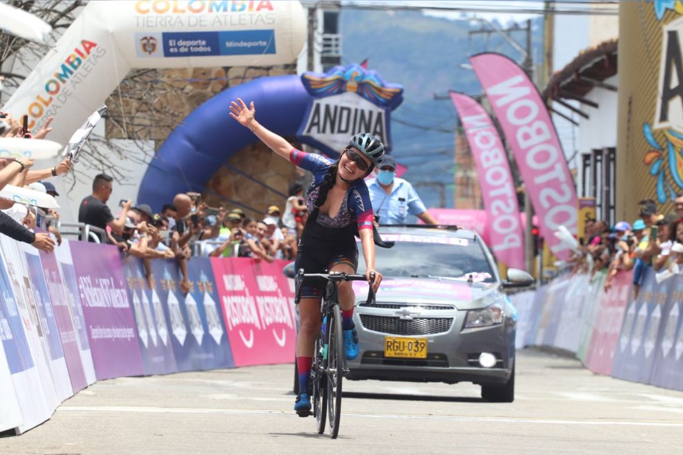 Estefanía Herrera ganó la quinta etapa de la Vuelta a Colombia Femenina 2022