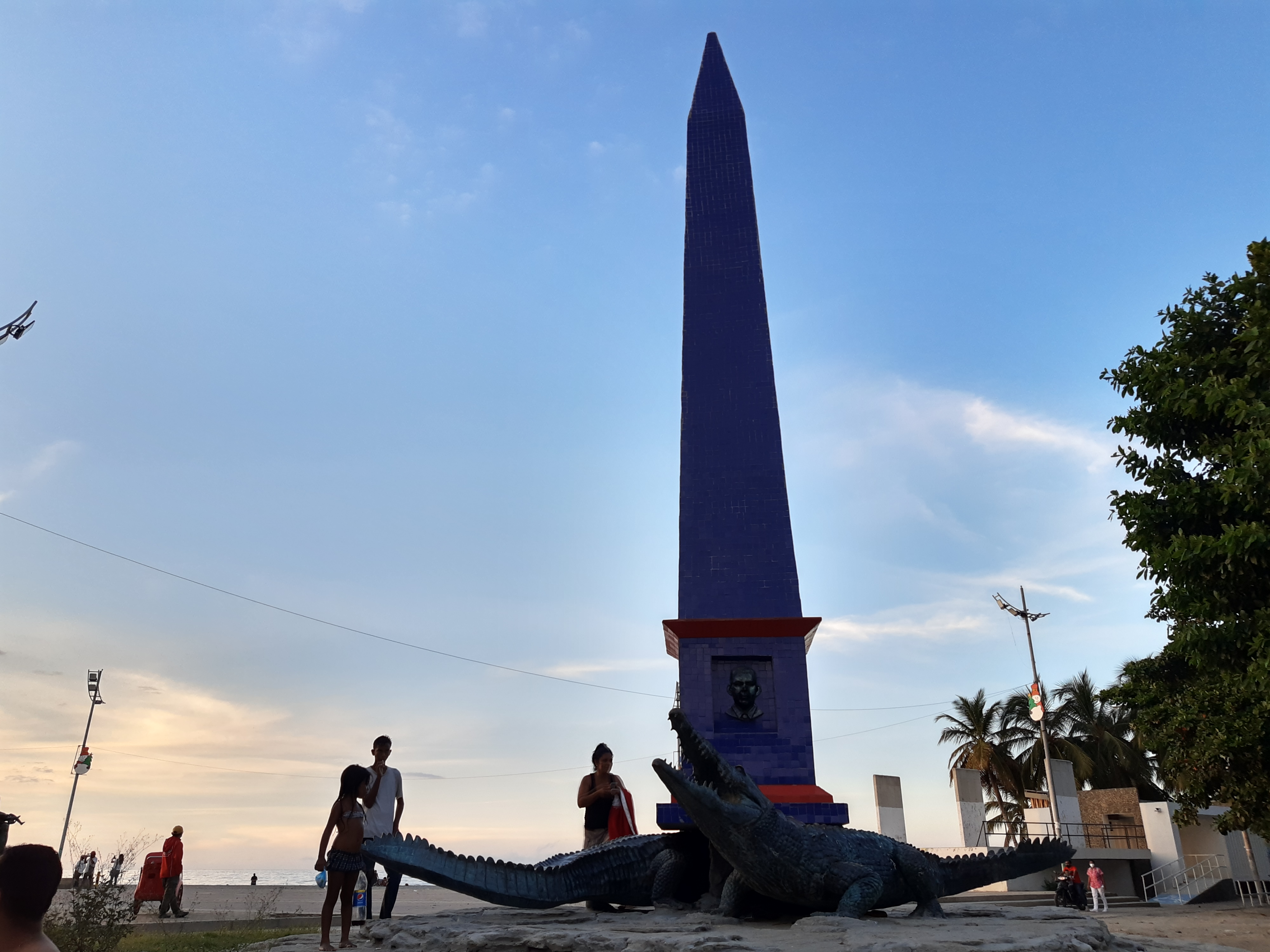 Monumento a la leyenda del caimán.