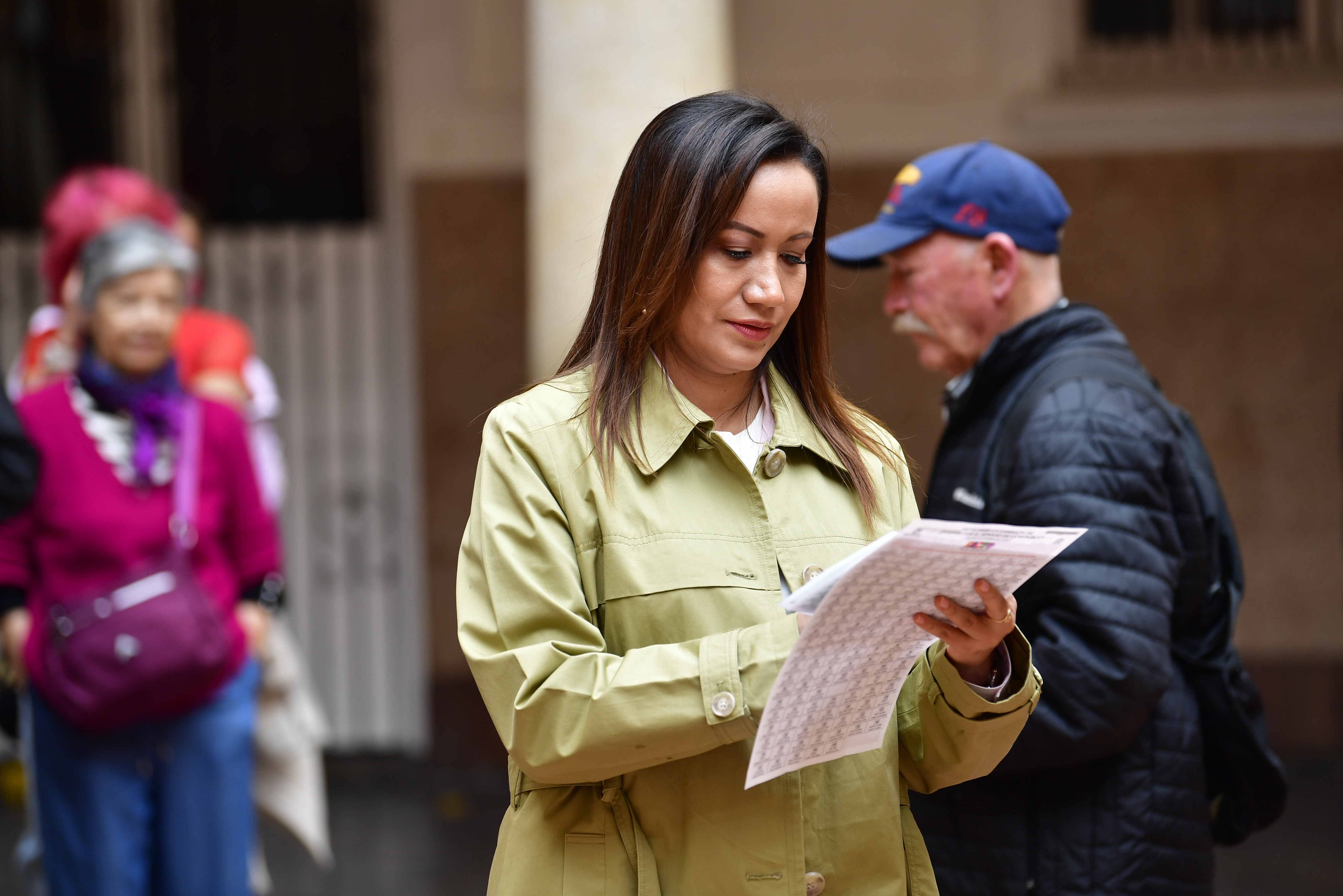 Carolina Corcho responde a cuestionamientos por créditos en su campaña para la consulta