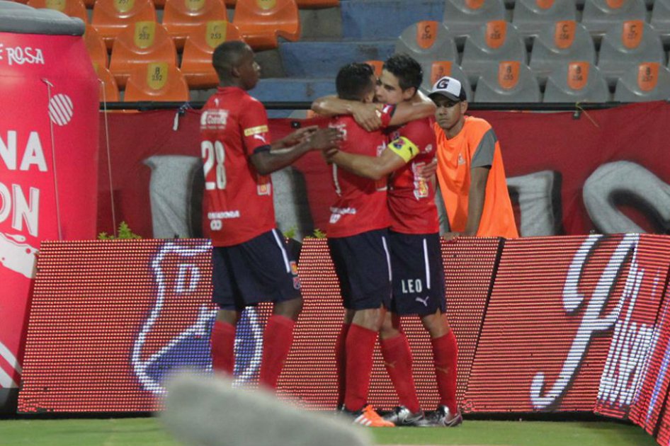 Medellín venció a Santa Fe con un recital de atajadas de Leandro Castellanos