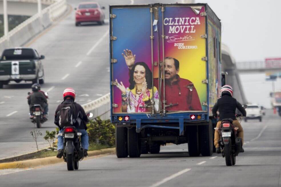 Despliegan clínicas móviles con imagen de Ortega, que sigue sin dar la cara en Nicaragua