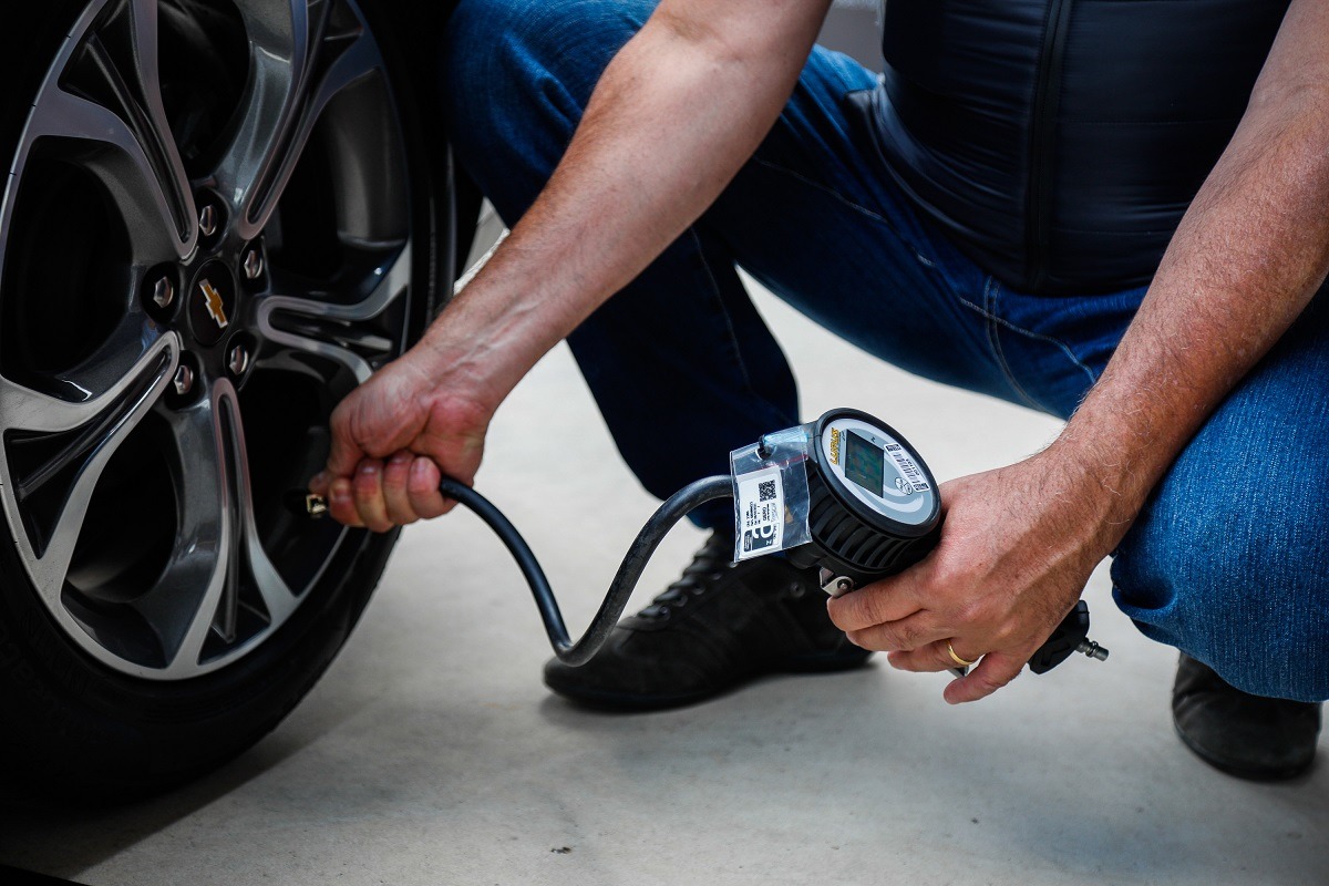 Aire o nitrógeno: ¿cuál es la mejor opción para las llantas del carro?