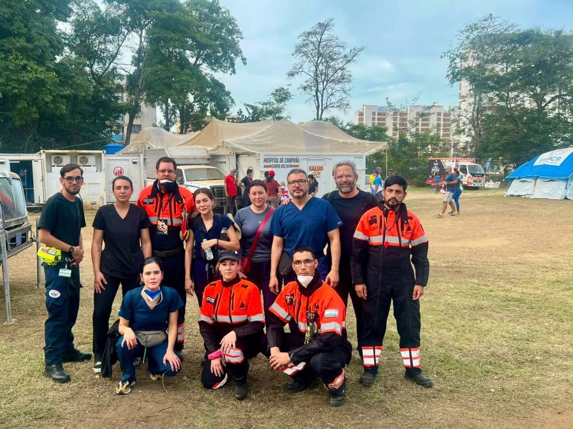 El equipo de la misión médica que viajó desde Colombia a Venezuela.